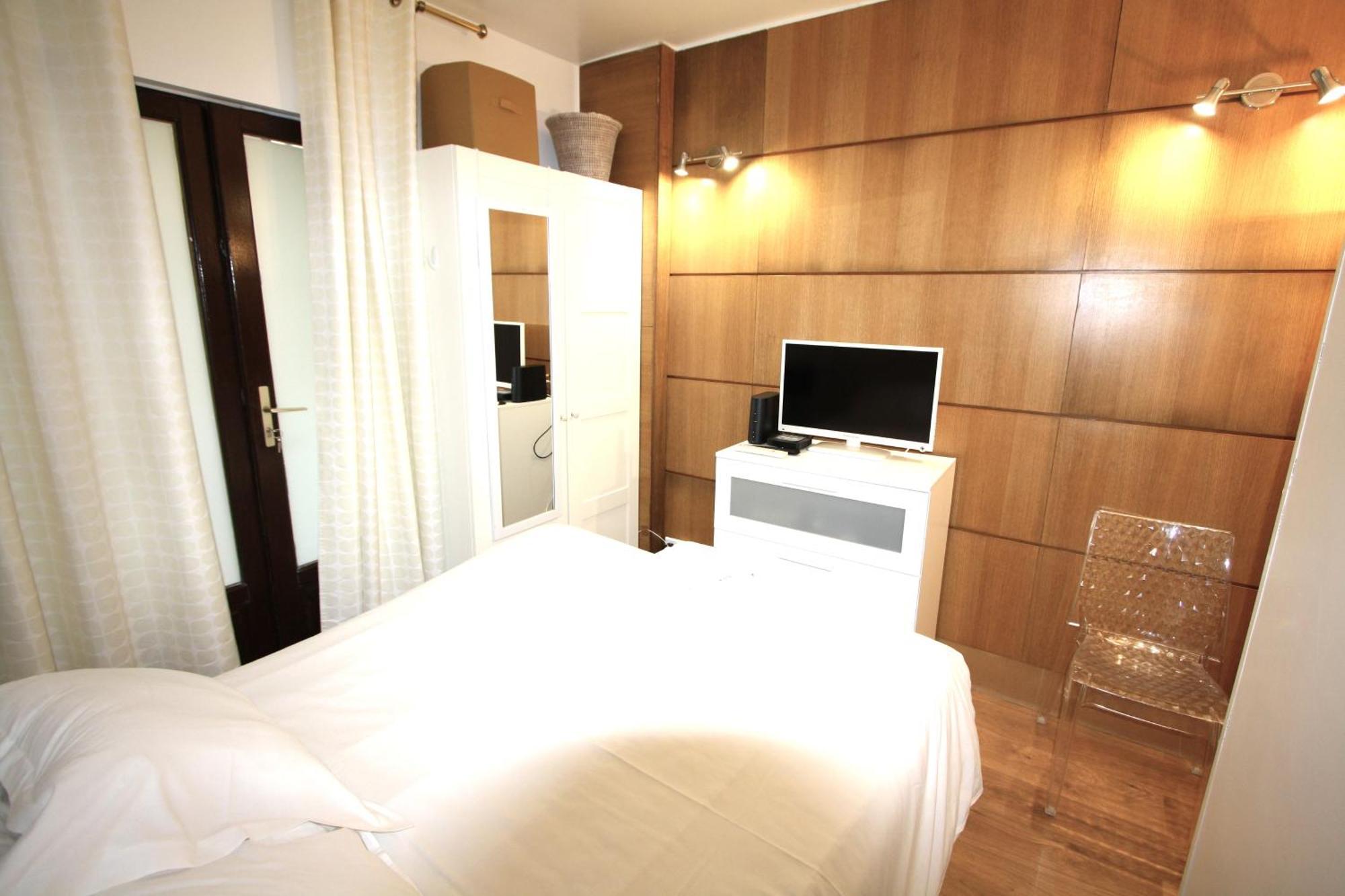 Apartment Appart Prive Parisien Avec Cuisine -St Charles - Near Beaugrenelle -Tour Eiffel 75015 Paris Bel Emplacement !!