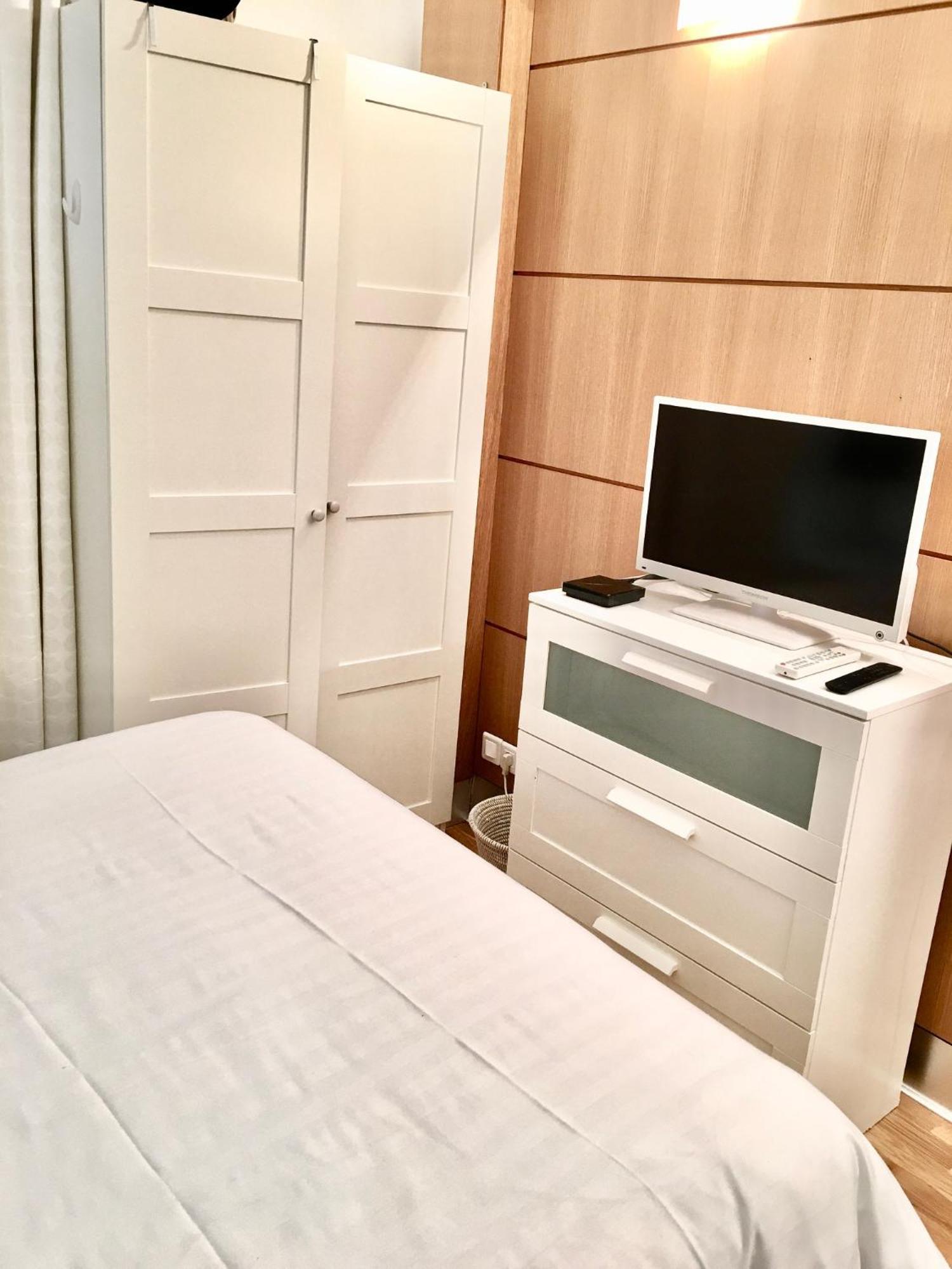 Appart Prive Parisien Avec Cuisine -St Charles - Near Beaugrenelle -Tour Eiffel 75015 Paris Bel Emplacement !!