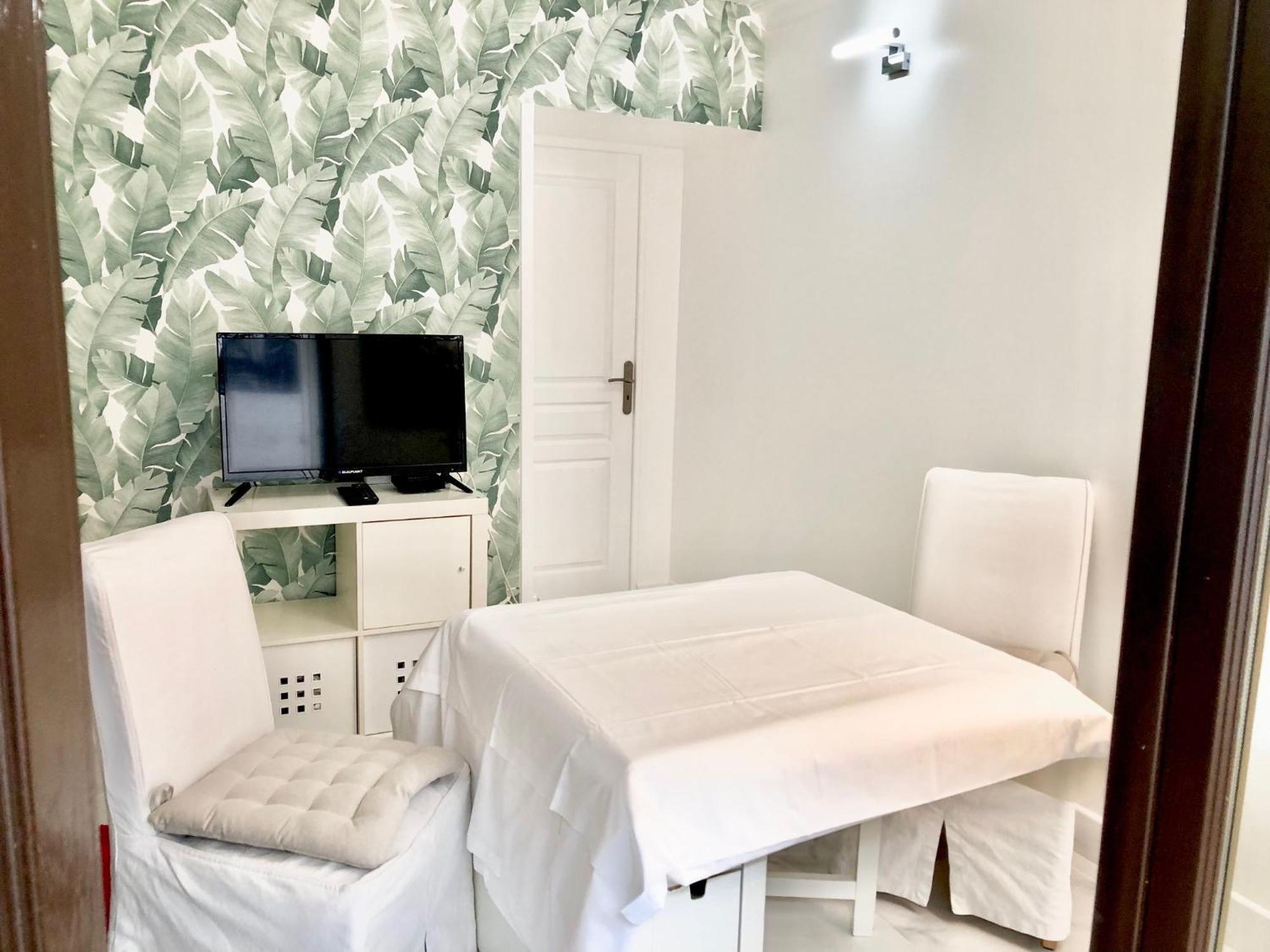 Appart Prive Parisien Avec Cuisine -St Charles - Near Beaugrenelle -Tour Eiffel 75015 Paris Bel Emplacement !! * Paris
