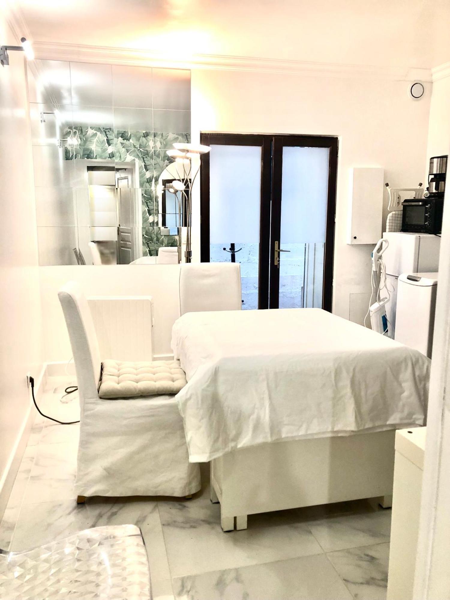 Appart Prive Parisien Avec Cuisine -St Charles - Near Beaugrenelle -Tour Eiffel 75015 Paris Bel Emplacement !! Apartment Paris