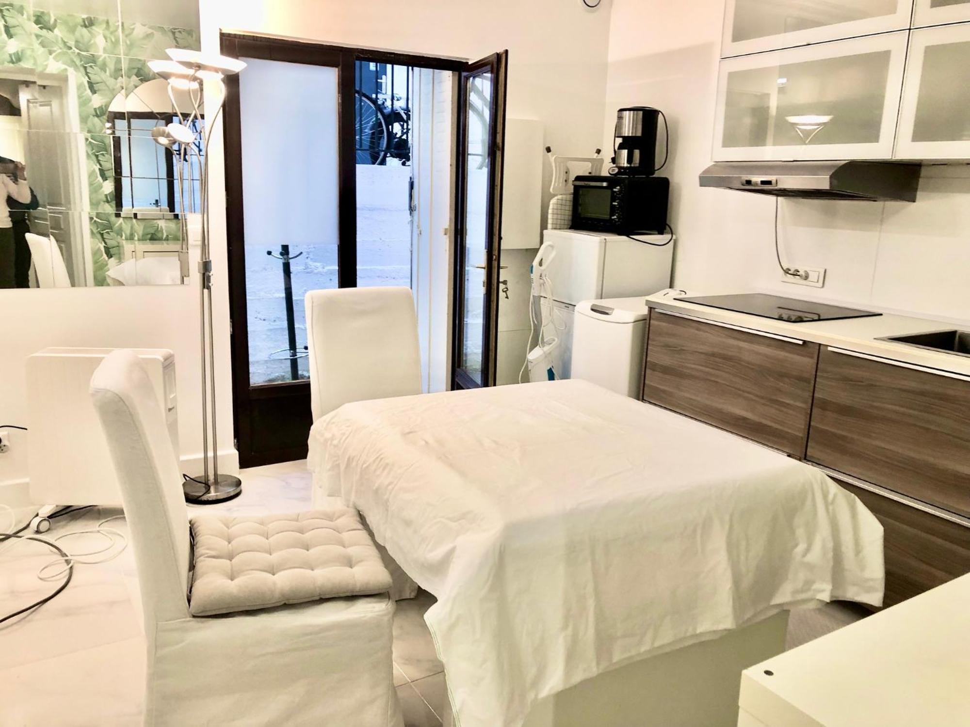 Appart Prive Parisien Avec Cuisine -St Charles - Near Beaugrenelle -Tour Eiffel 75015 Paris Bel Emplacement !! *